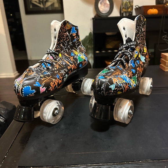 Ultra Bright Light Up Skates: - Picture 2 of 7